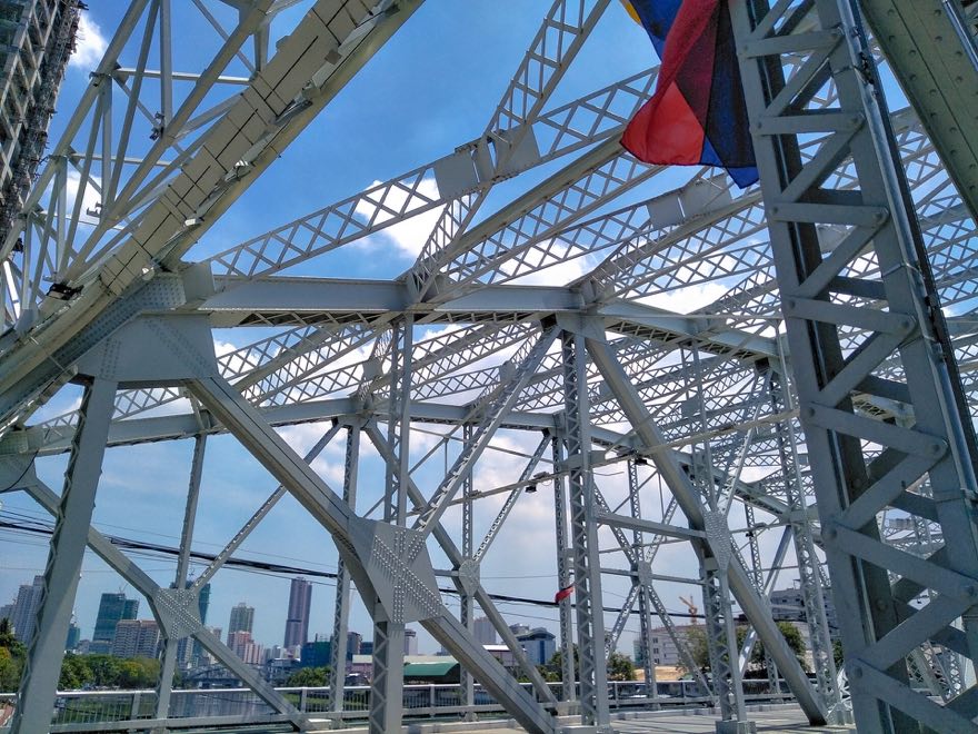 Стальные фермы моста — высокопрочная низколегированная сталь